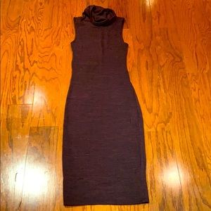 Long sleeveless dress